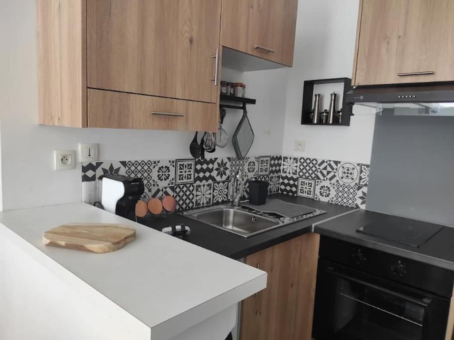 Appartamento Fadil Valenciennes Esterno foto
